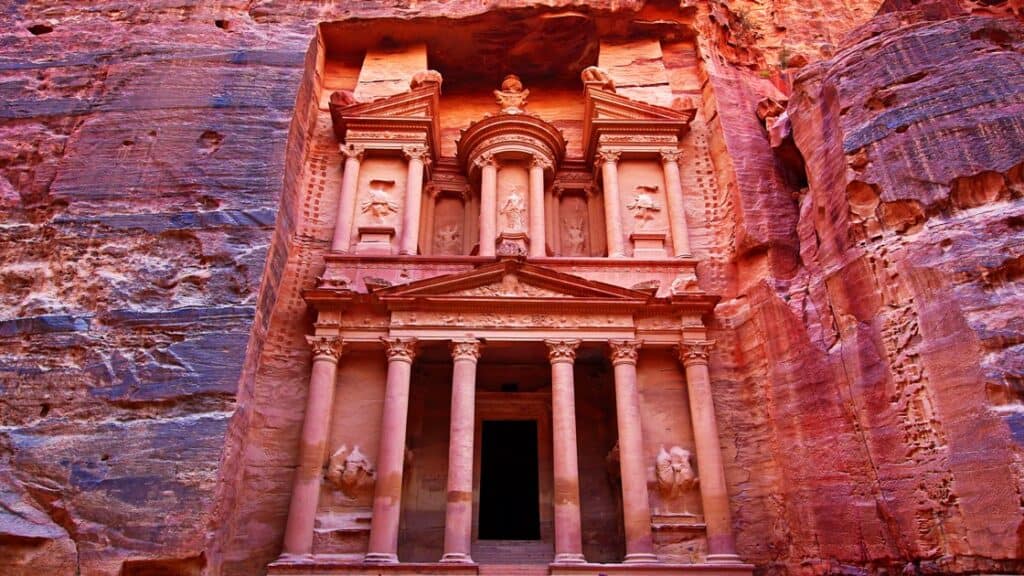 Discovering the Top Tours in Egypt and Jordan for 2025-2026